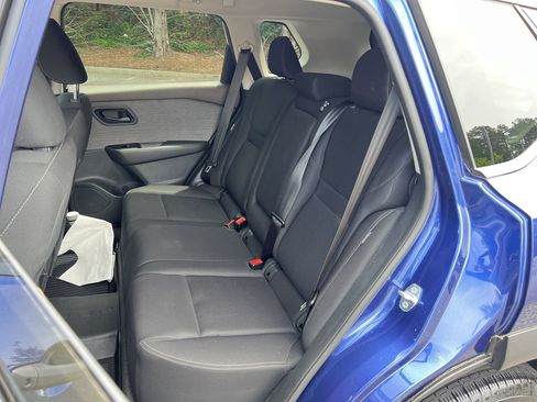 Used 2023 Nissan Rogue S FWD image 16