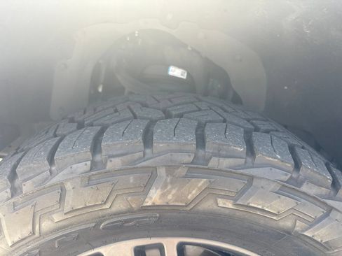 Used 2023 Ford F150 Lariat AWD/4WD image 13