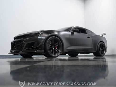 Used 2019 Chevrolet Camaro ZL1 RWD image 20