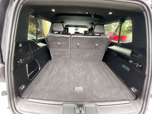 Used 2024 Jeep Wagoneer L Series III w/ Flexible Seating Group AWD/4WD image 25