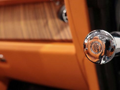 Used 2017 Rolls-Royce Dawn image 27