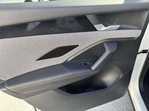 Used 2025 Volkswagen Tiguan S image 9