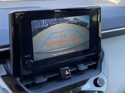 Used 2023 Toyota Corolla LE image 30