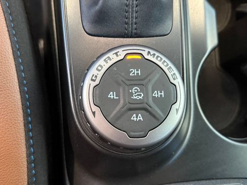 Used 2023 Ford Bronco Outer Banks w/ Sasquatch Package AWD/4WD image 24