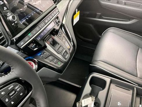 New 2026 Honda Odyssey Elite image 9