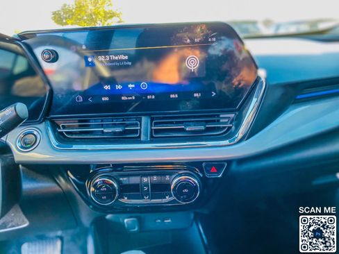 Used 2025 Chevrolet Trax LT w/ Driver Confidence Package image 23