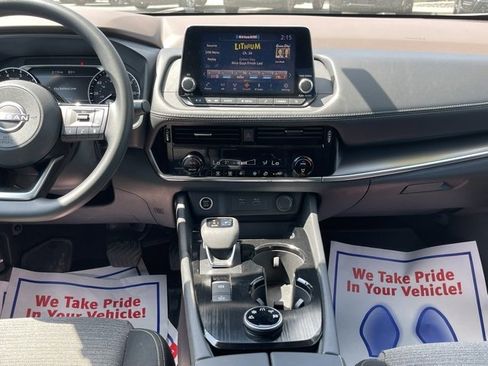 Certified 2022 Nissan Rogue SV image 26