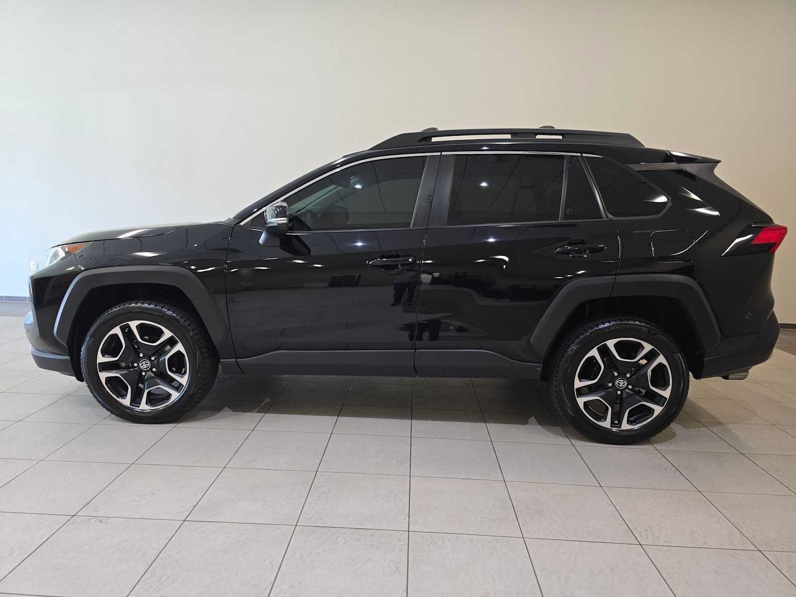 Used 2019 Toyota RAV4 Adventure w/ Advanced Technology Package AWD/4WD image 3