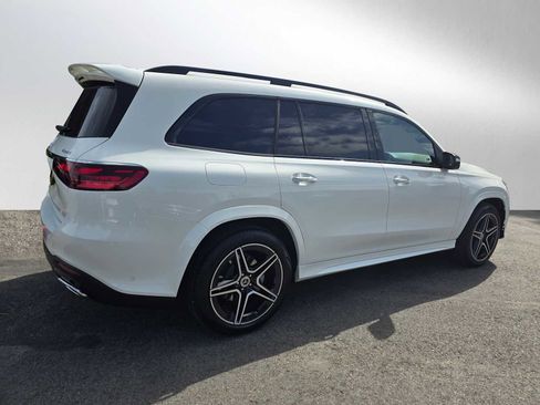 Used 2026 Mercedes-Benz GLS 450 4MATIC image 3