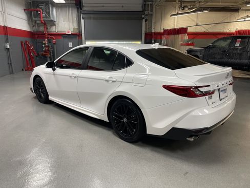 Certified 2025 Toyota Camry SE image 8