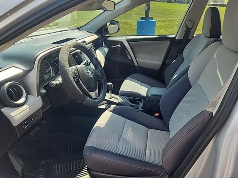 Used 2015 Toyota RAV4 XLE AWD/4WD image 11