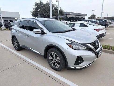 Used 2022 Nissan Murano SV FWD image 2