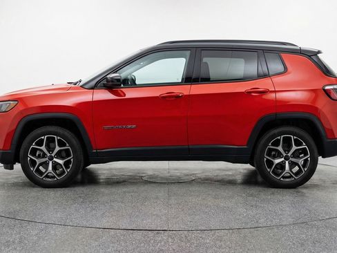Used 2025 Jeep Compass Limited image 5