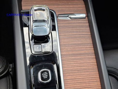 Certified 2023 Volvo XC60 B5 Ultimate w/ Climate Package image 17