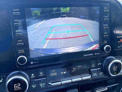 Used 2022 Toyota Highlander XLE image 20