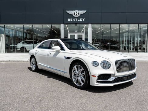 Certified 2023 Bentley Flying Spur V8 AWD/4WD image 17