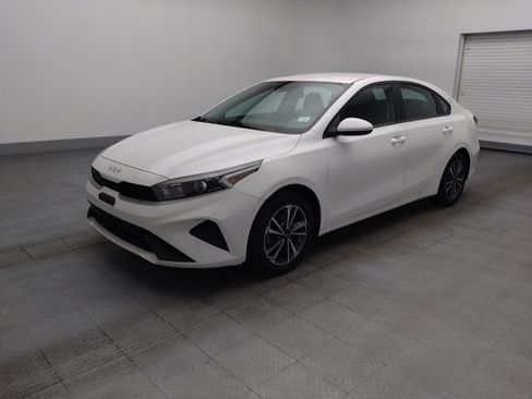 Used 2023 Kia Forte LXS FWD image 2