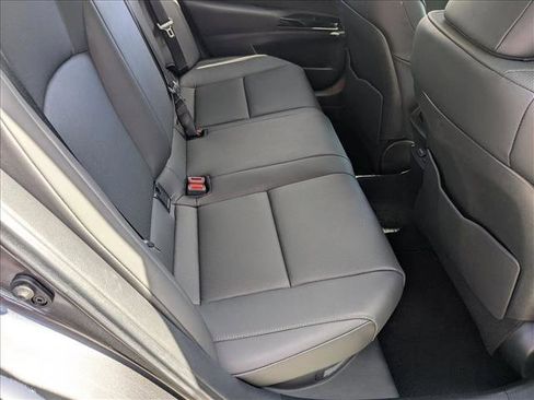 Used 2025 Lexus ES 300h w/ Premium Package image 18