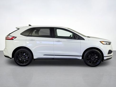 Used 2024 Ford Edge SE w/ Black Appearance Package AWD/4WD image 2