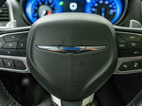 Used 2020 Chrysler 300 C w/ Sun, Sound & Nav Package RWD image 28