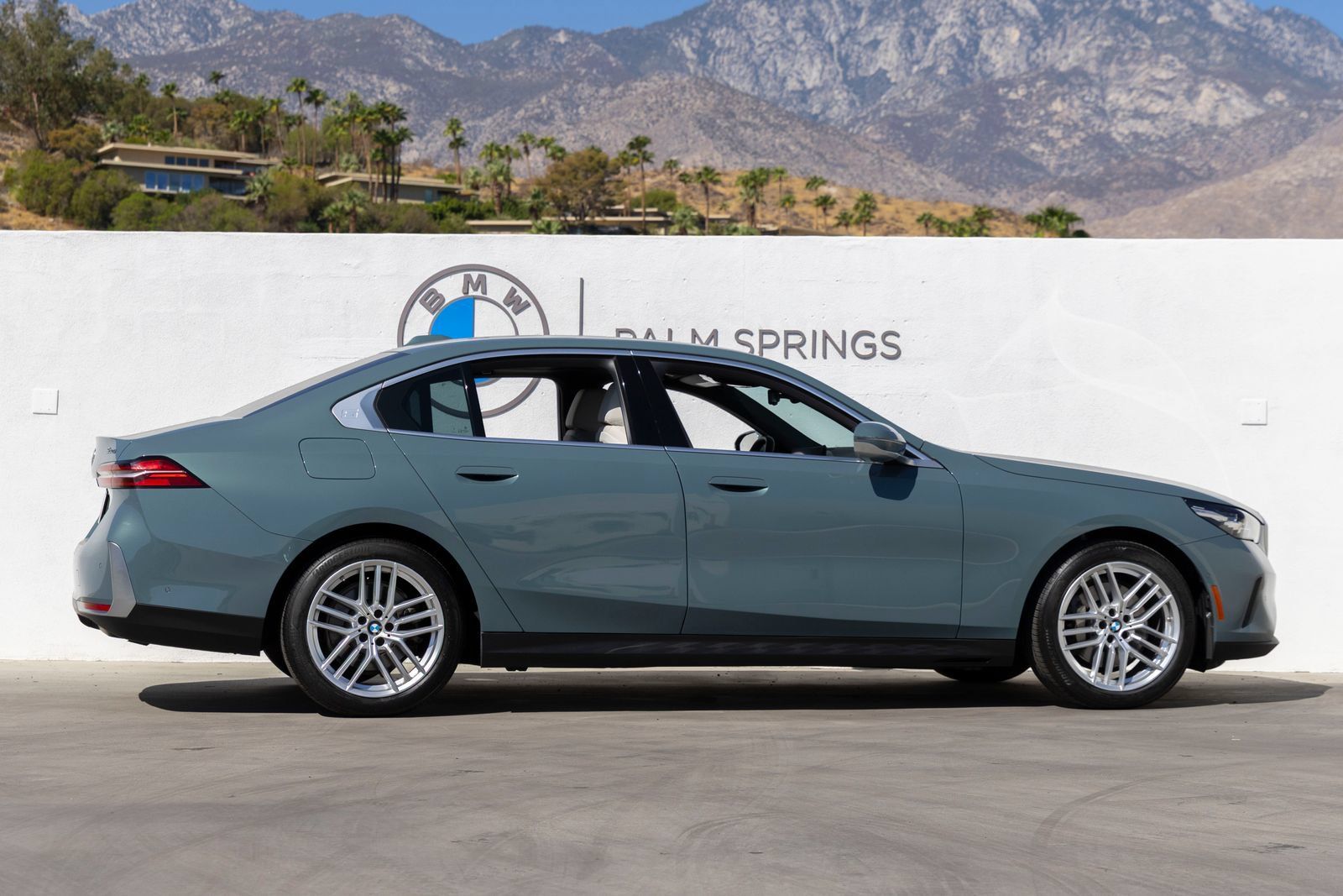 Certified 2024 BMW 530i w/ Convenience Package RWD image 5