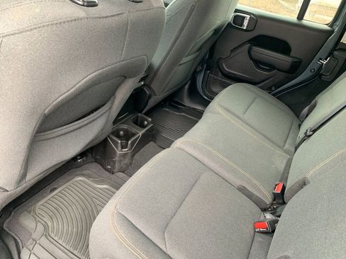 Used 2024 Jeep Wrangler Sport S image 14