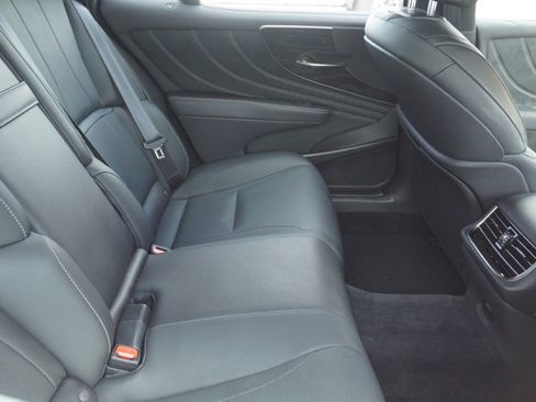 Used 2024 Lexus LS 500 RWD image 12