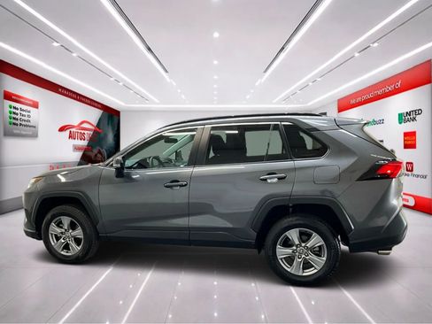 Used 2022 Toyota RAV4 XLE FWD image 5