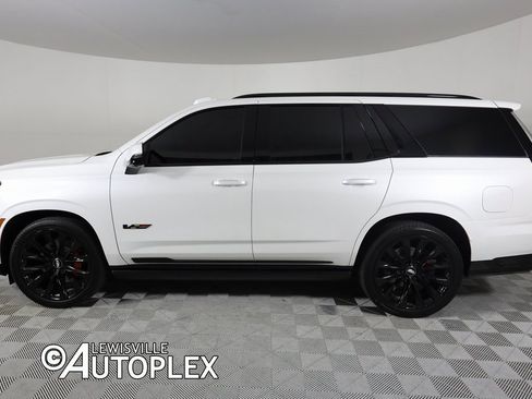 Used 2025 Cadillac Escalade V w/ LPO, ONYX Package image 12