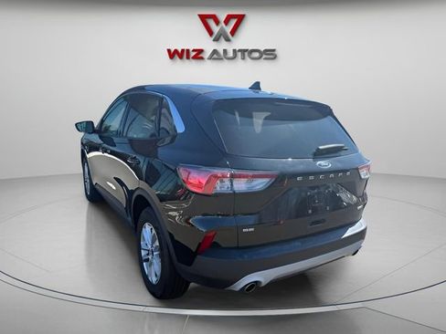Used 2020 Ford Escape SE image 9
