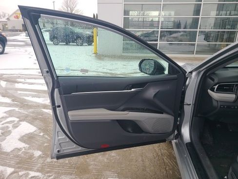 Used 2024 Toyota Camry LE image 17