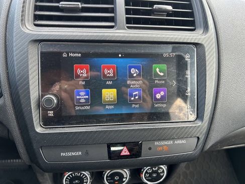 Used 2019 Mitsubishi Outlander Sport SE FWD image 11