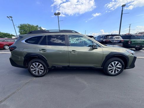 Used 2023 Subaru Outback Premium AWD/4WD image 3