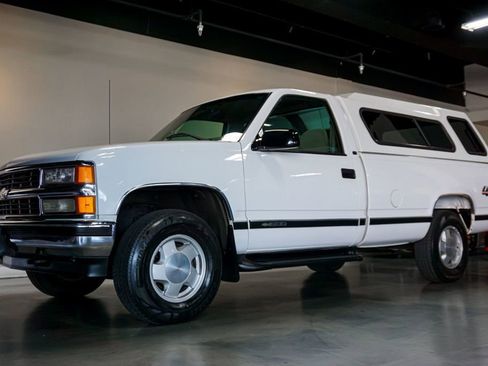 Used 1998 Chevrolet Silverado 1500 4x4 Regular Cab w/ Preferred Equipment Group 2 image 5
