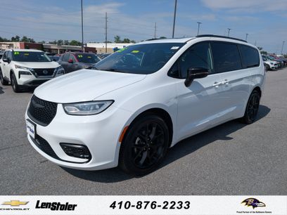 Used 2025 Chrysler Pacifica Limited