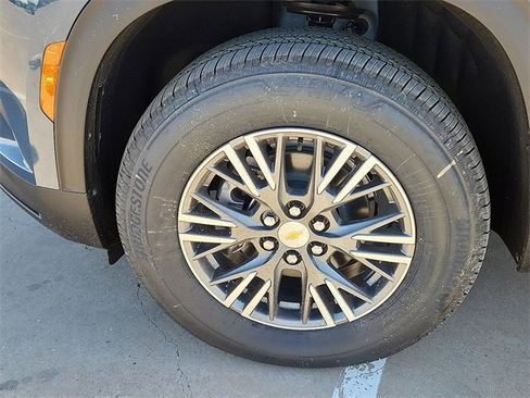 New 2026 Chevrolet Traverse LT w/ Driver Confidence Package image 7