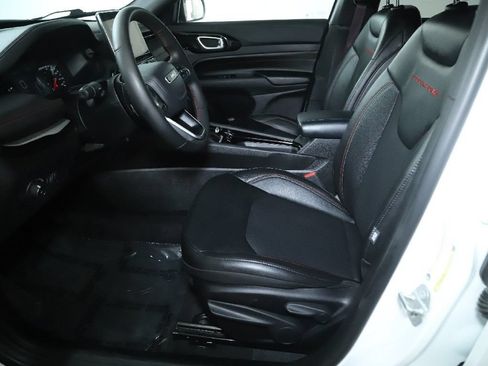 Used 2025 Jeep Compass Trailhawk AWD/4WD image 19