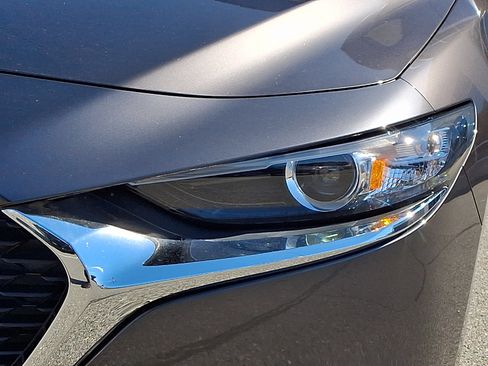 Used 2021 MAZDA MAZDA3 s FWD image 9