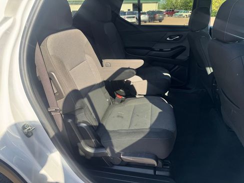 Used 2023 Chevrolet Traverse LT AWD/4WD image 23