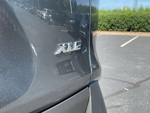 Used 2021 Toyota RAV4 XLE Premium FWD image 10