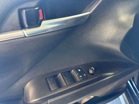 Used 2022 Toyota Camry SE FWD image 18