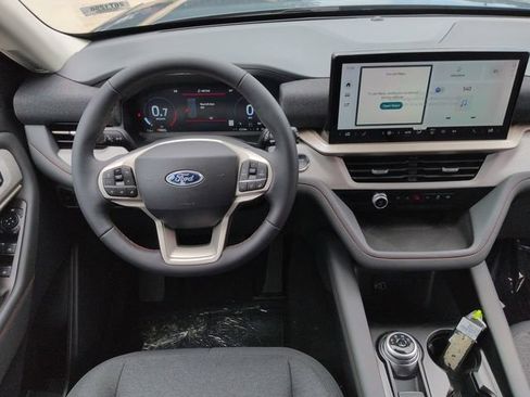 New 2026 Ford Explorer Active RWD image 16
