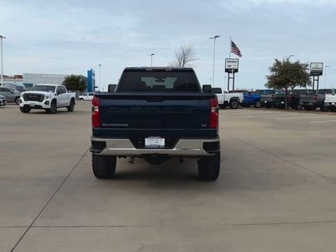 Used 2022 Chevrolet Silverado 2500 LT w/ Convenience Package image 7