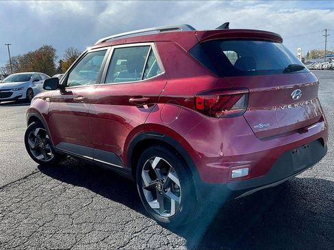 Used 2022 Hyundai Venue Limited image 5