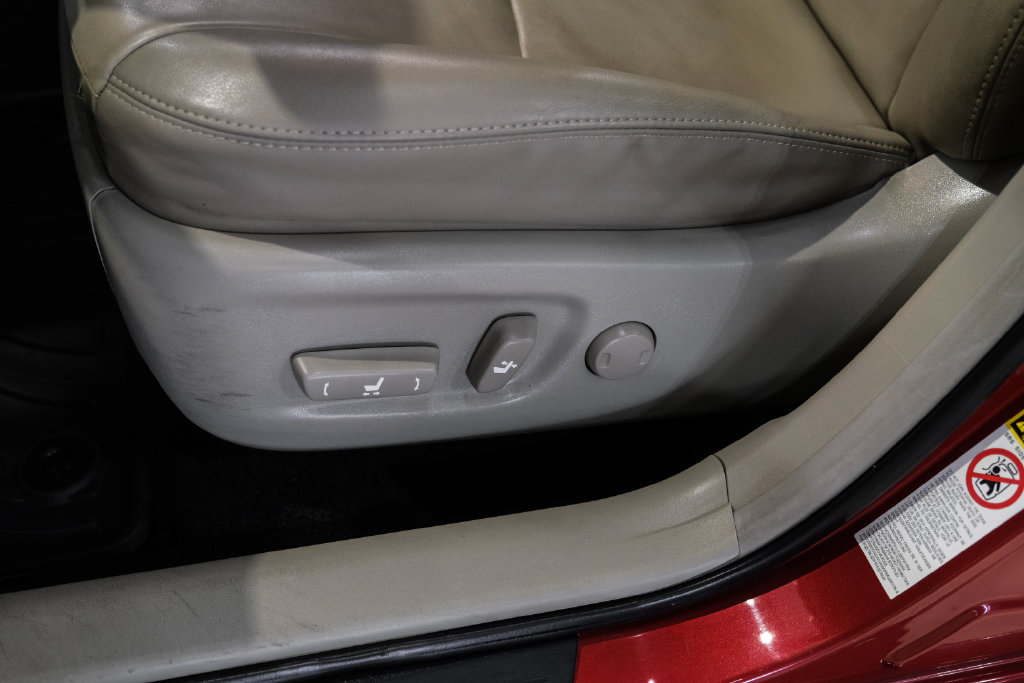 Used 2012 Toyota Prius Four w/ Deluxe Solar Roof Pkg FWD image 30