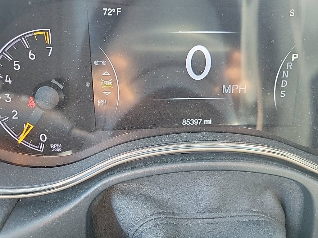 Used 2015 Jeep Grand Cherokee Altitude AWD/4WD image 23