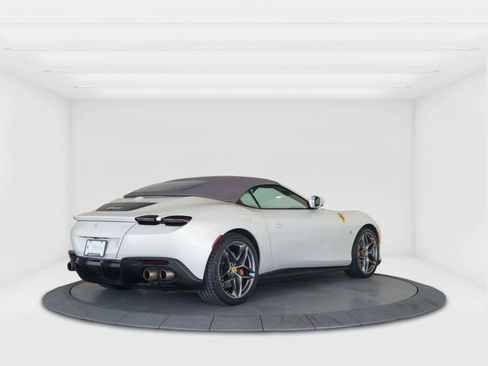 Used 2024 Ferrari Roma Spider image 5