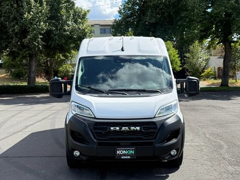 Used 2023 RAM ProMaster 2500 w/ Driver Convenience Group FWD image 9