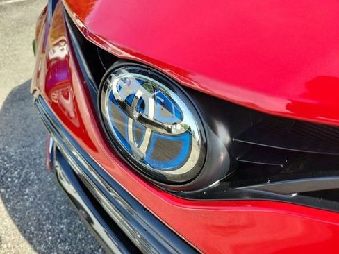 Used 2024 Toyota Camry XLE FWD image 11