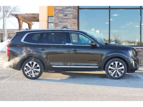 Used 2022 Kia Telluride S image 2